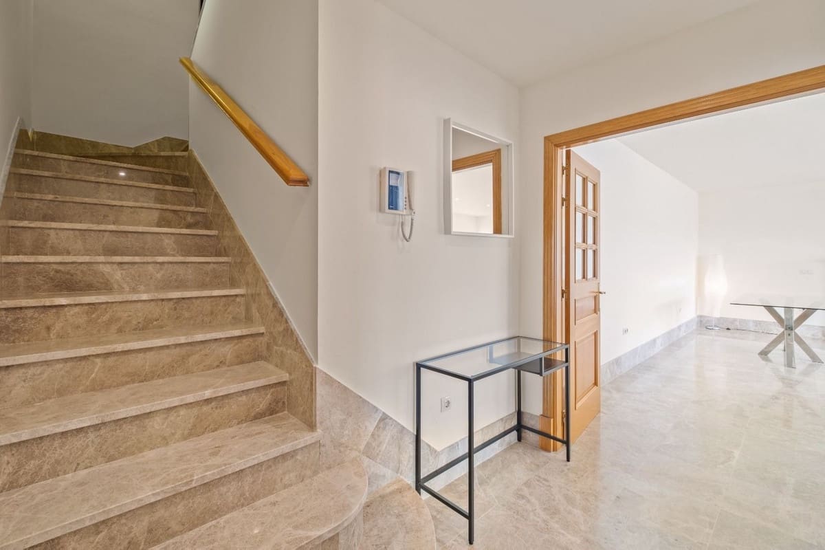 Apartamento de 3 habitaciones en Marbella en venta con piscina garaje - 575.000 € (Ref: 9465733)