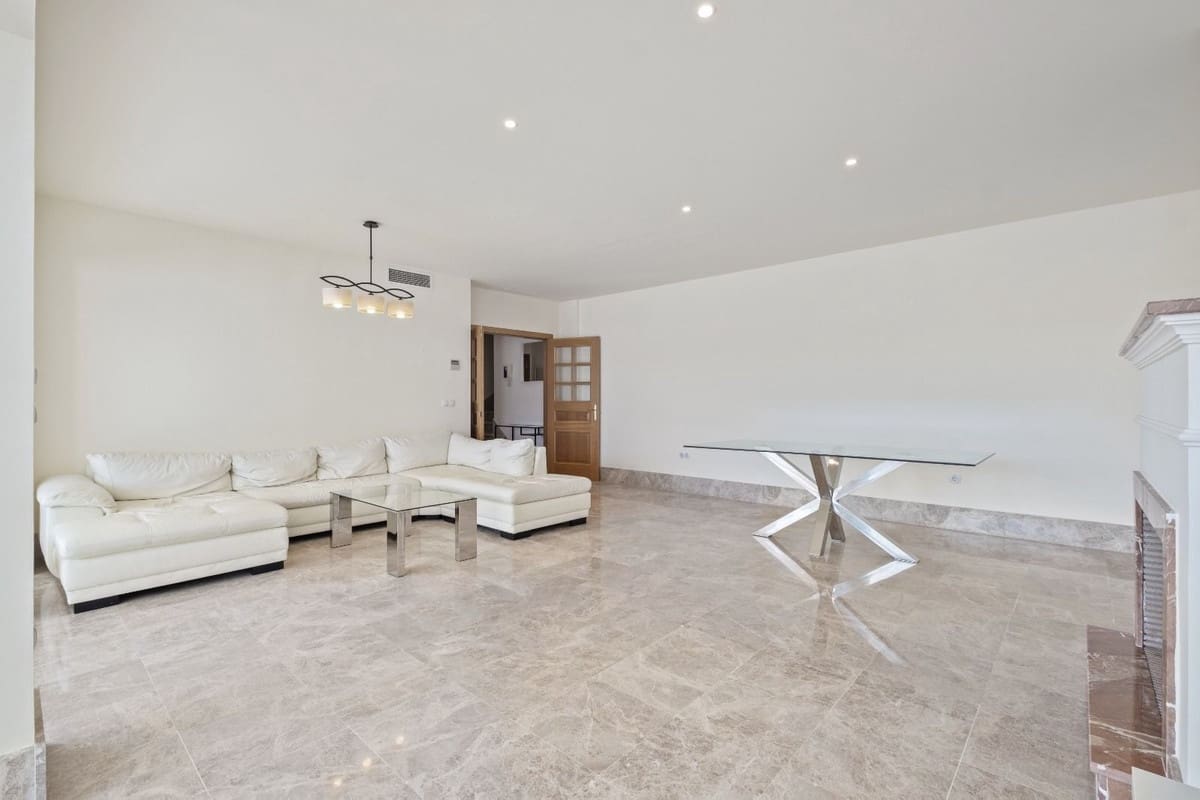 Apartamento de 3 habitaciones en Marbella en venta con piscina garaje - 575.000 € (Ref: 9465733)