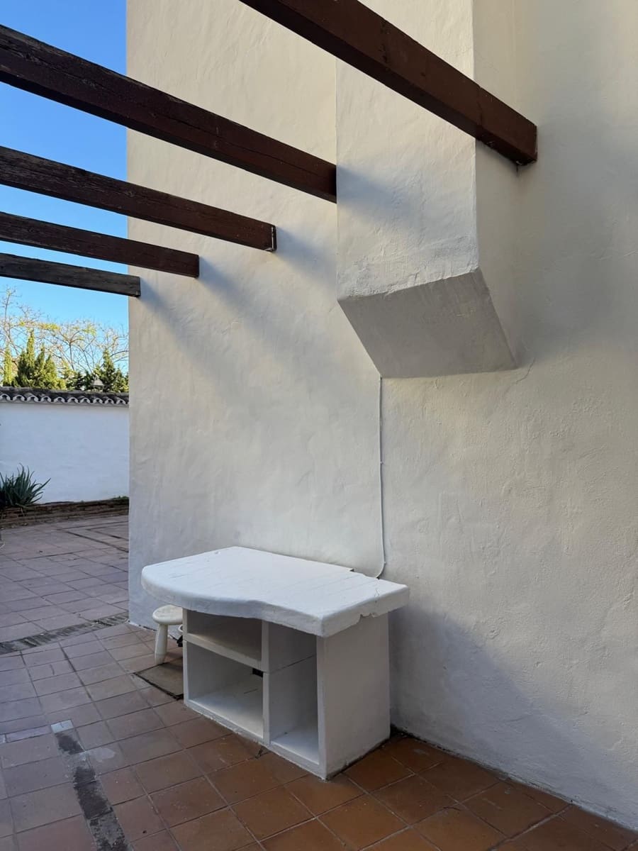 4 soverom Hus til salgs i Marbella med svømmebasseng garasje - € 1 050 000 (Ref: 9465735)