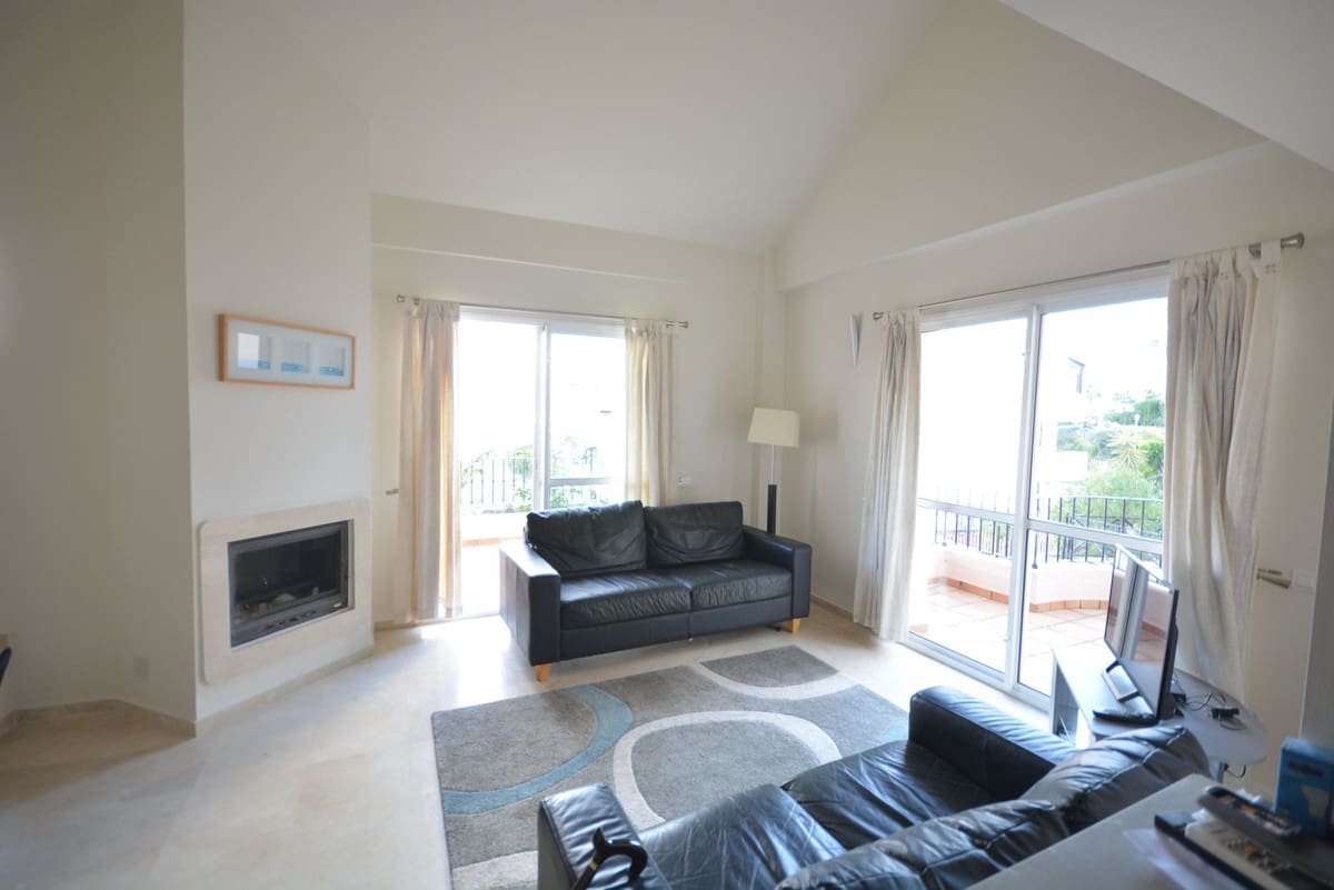 4 bedroom Penthouse for sale in La Duquesa / Puerto de la Duquesa with pool garage - € 330,000 (Ref: 9465739)