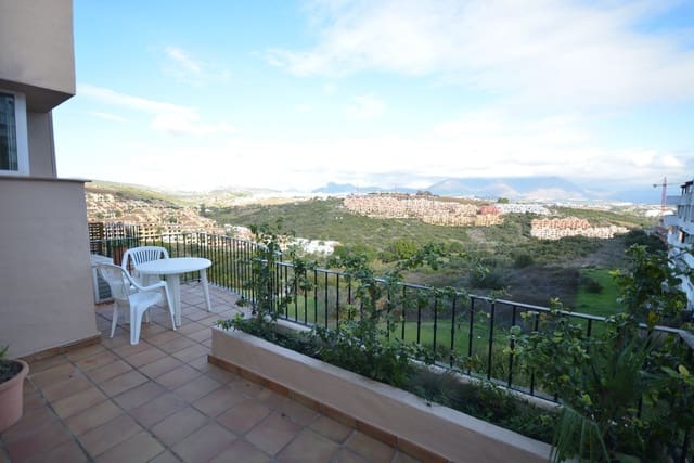 4 bedroom Penthouse for sale in La Duquesa / Puerto de la Duquesa, Manilva with pool garage - € 330,000 (Ref: 9465739)