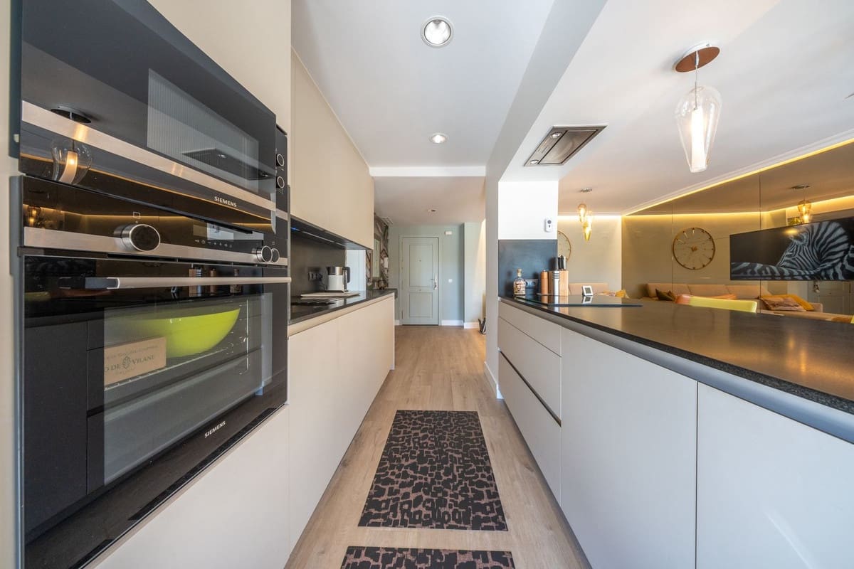 2 quarto Apartamento para venda em Nueva Andalucia com piscina garagem - 689 000 € (Ref: 9465917)