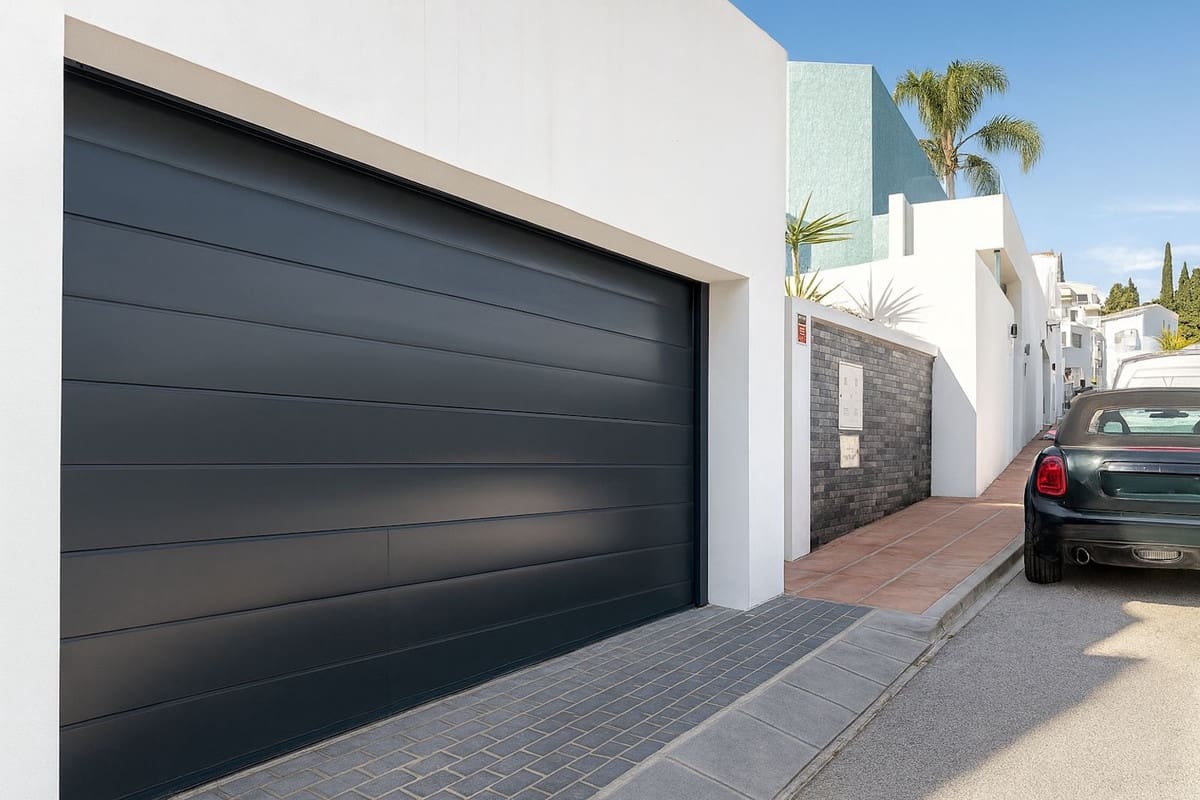 3 makuuhuone Huvila myytävänä paikassa Mijas mukana uima-altaan 
autotalli - 1 180 000 € (Ref: 9466035)