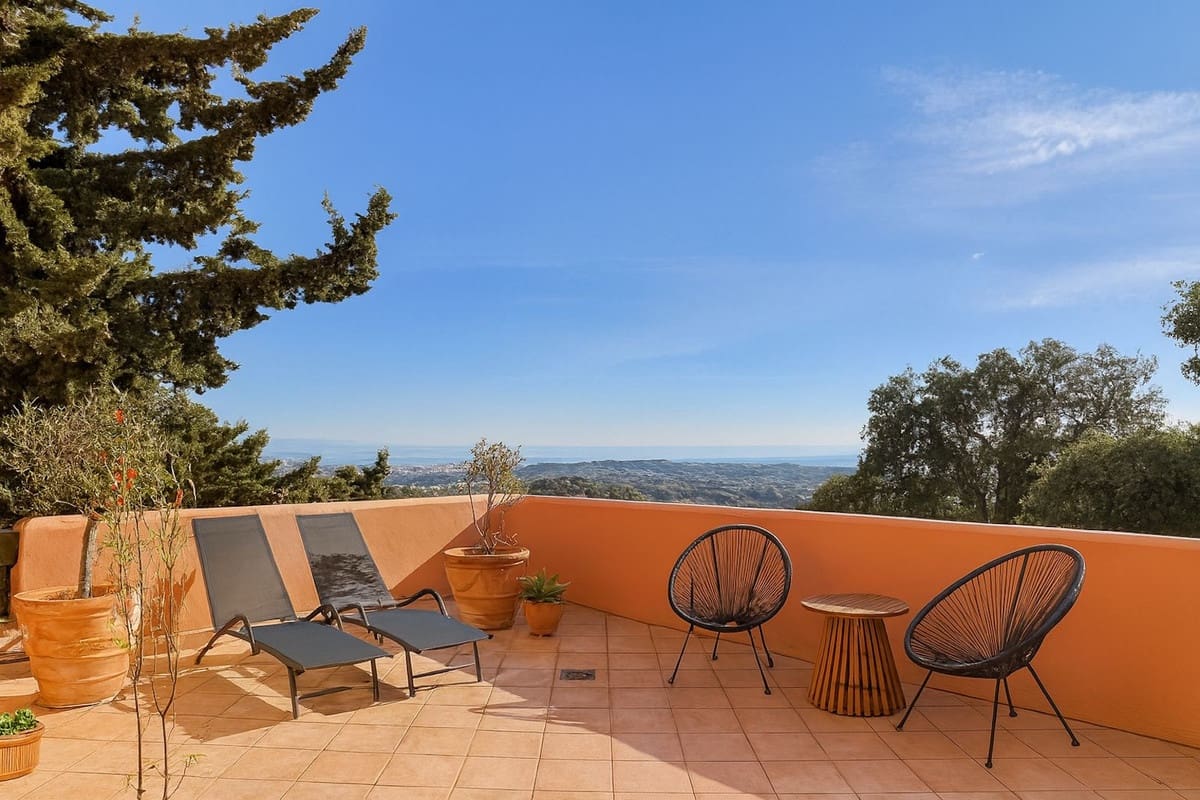 Apartamento de 3 habitaciones en La Mairena en venta con piscina garaje - 475.000 € (Ref: 9466067)