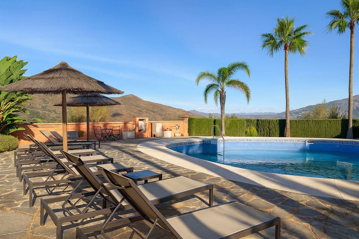 Apartamento de 3 habitaciones en La Mairena en venta con piscina garaje - 475.000 € (Ref: 9466067)