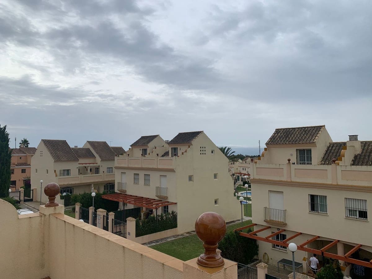 4 bedroom Townhouse for sale in Manilva with pool garage - € 320,000 (Ref: 9469810)