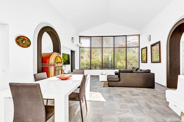 3 soveværelse Villa til salg i Elviria, Marbella med swimmingpool - € 599.000 (Ref: 9469815)