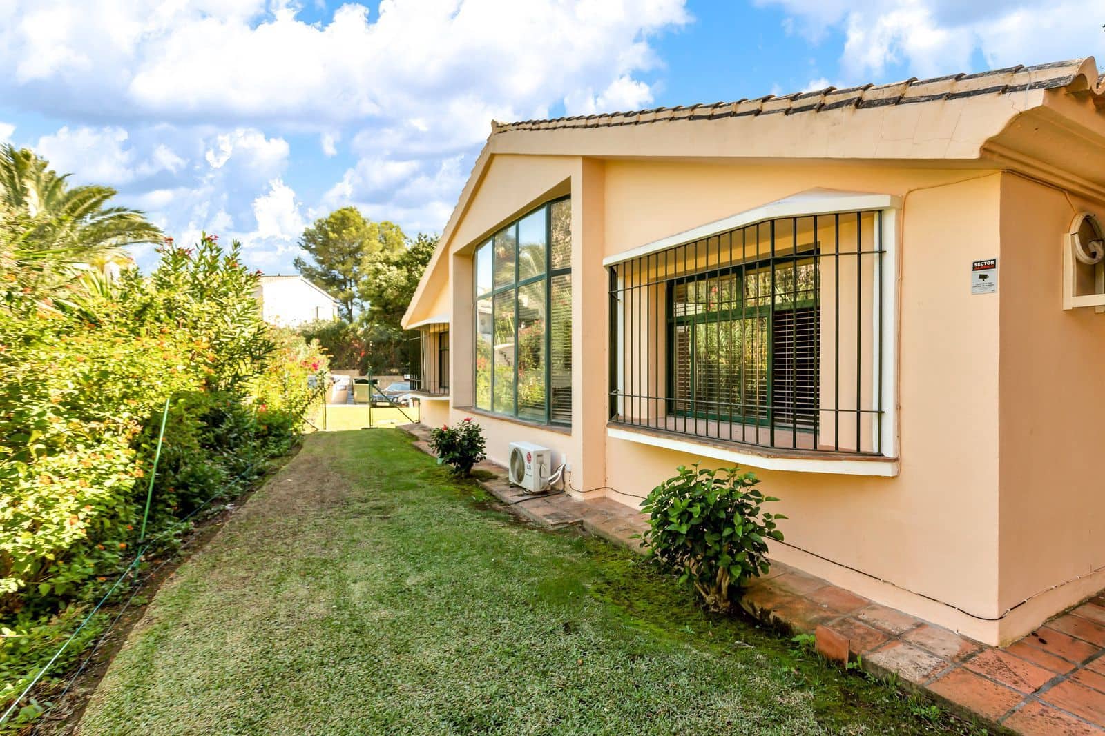 3 soveværelse Villa til salg i Elviria med swimmingpool - € 599.000 (Ref: 9469815)