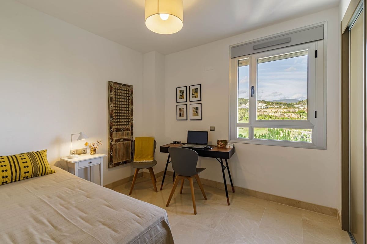 3 bedroom Apartment for sale in Benahavis with pool garage - € 750,000 (Ref: 9471632)