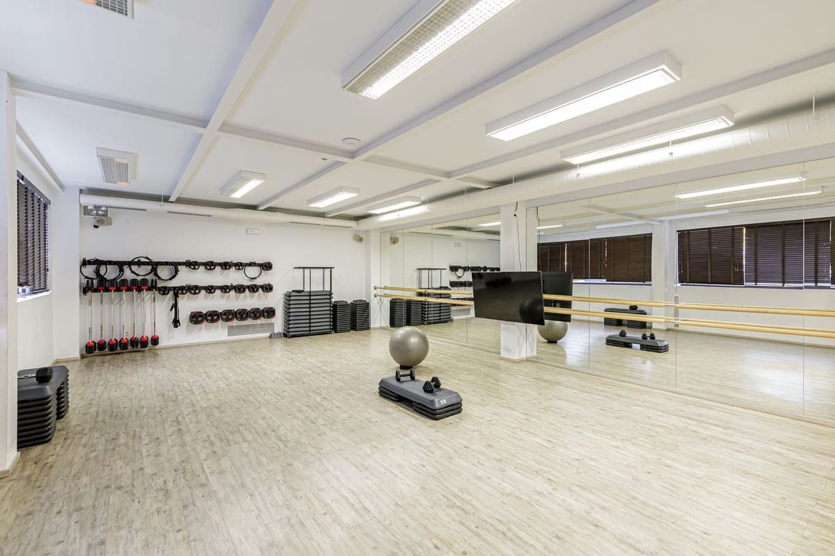 3 bedroom Apartment for sale in Benahavis with pool garage - € 875,000 (Ref: 9471634)