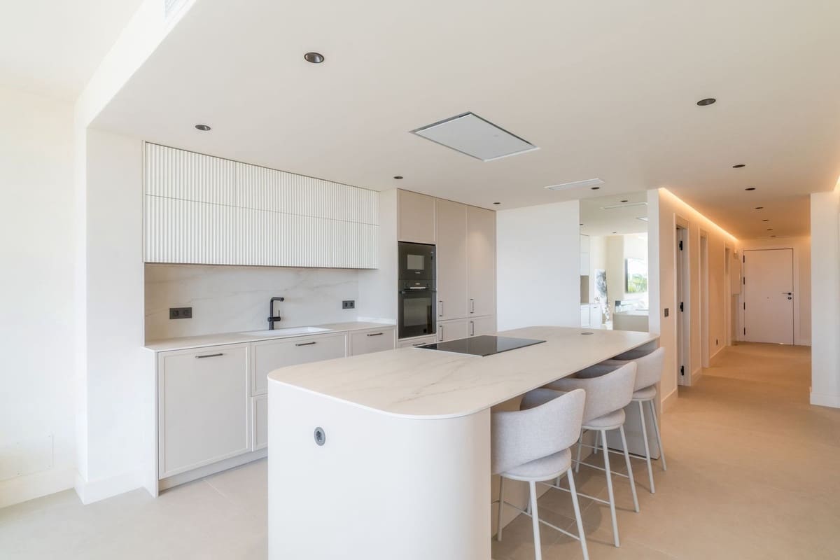 3 bedroom Apartment for sale in Nueva Andalucia with pool garage - € 1,180,000 (Ref: 9471700)