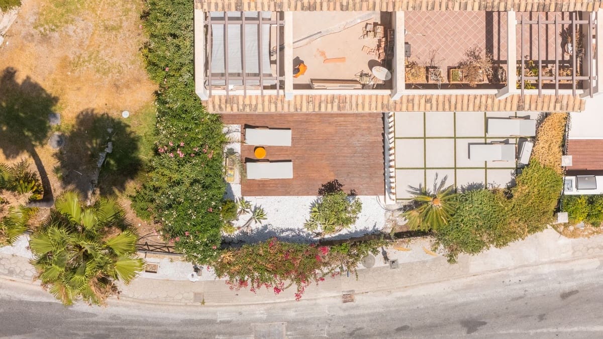 3 bedroom Apartment for sale in Nueva Andalucia with pool garage - € 1,180,000 (Ref: 9471700)