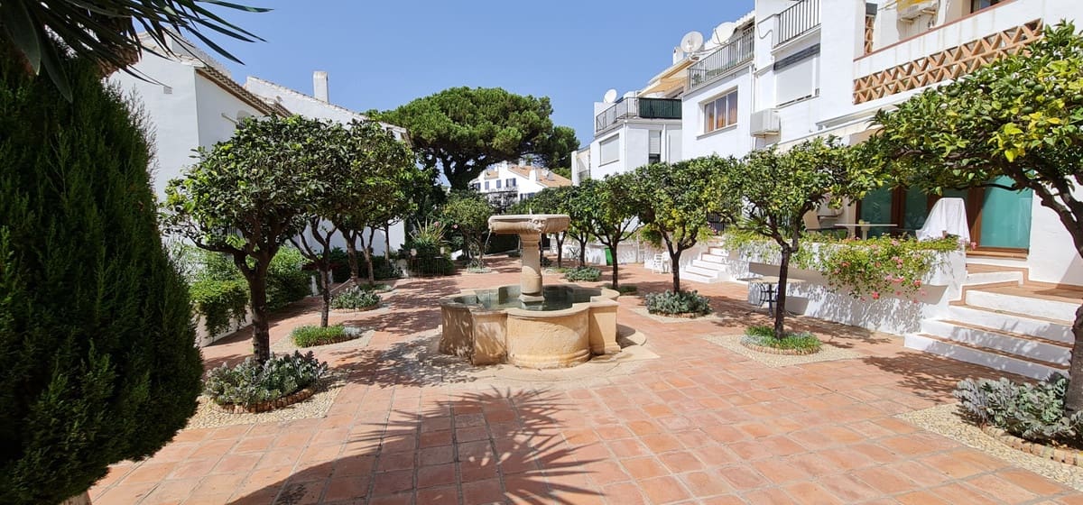 Studio te koop in Calahonda met zwembad - € 229.000 (Ref: 9473279)