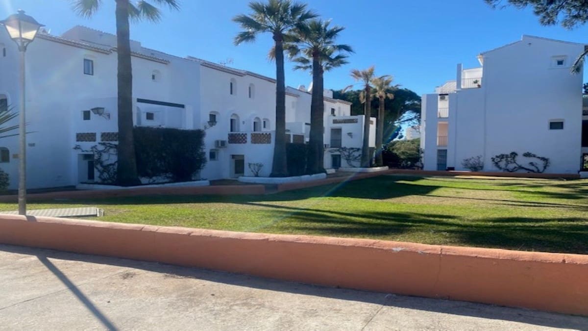 Studio te koop in Calahonda met zwembad - € 229.000 (Ref: 9473279)