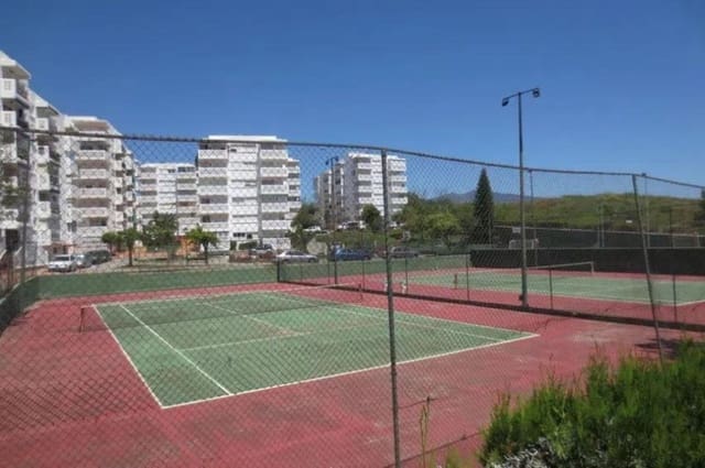 3 sypialnia Apartament na sprzedaż w New Golden Mile, Estepona z basenem garażem - 220 000 € (Ref: 9473283)
