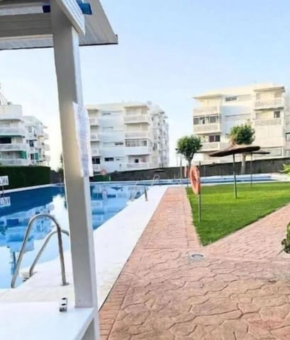 3 sypialnia Apartament na sprzedaż w New Golden Mile, Estepona z basenem garażem - 220 000 € (Ref: 9473283)