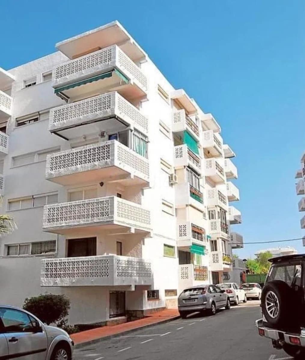 3 bedroom Apartment for sale in New Golden Mile with pool garage - € 220,000 (Ref: 9473283)