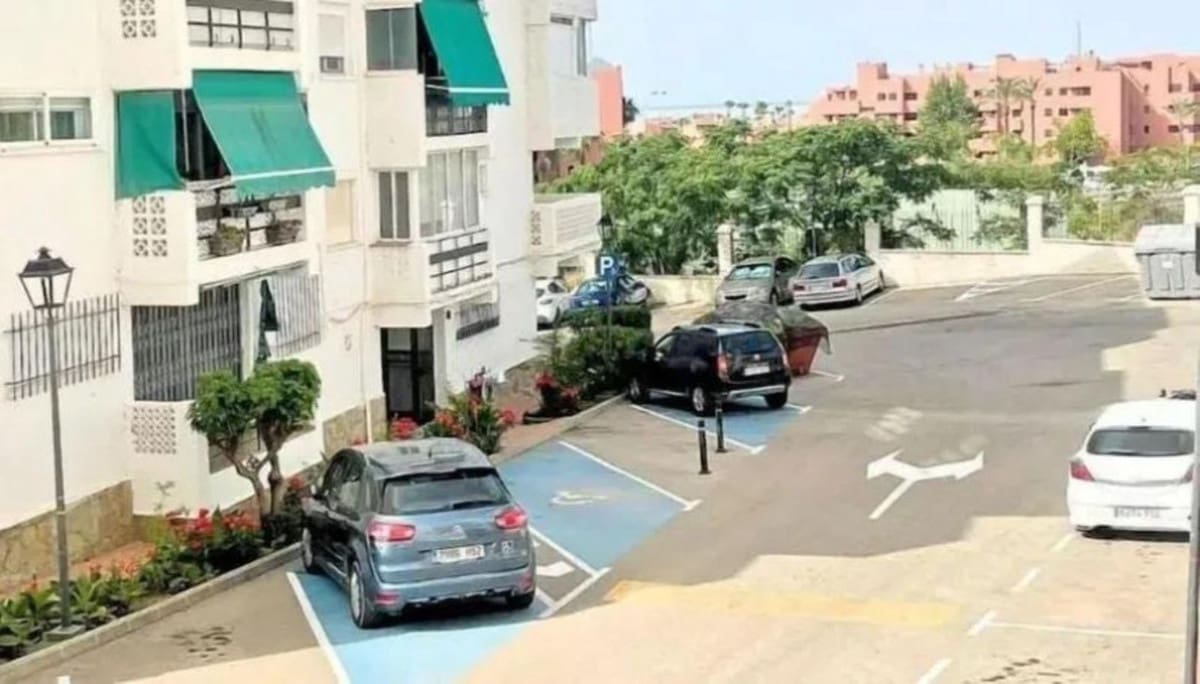 3 bedroom Apartment for sale in New Golden Mile with pool garage - € 220,000 (Ref: 9473283)