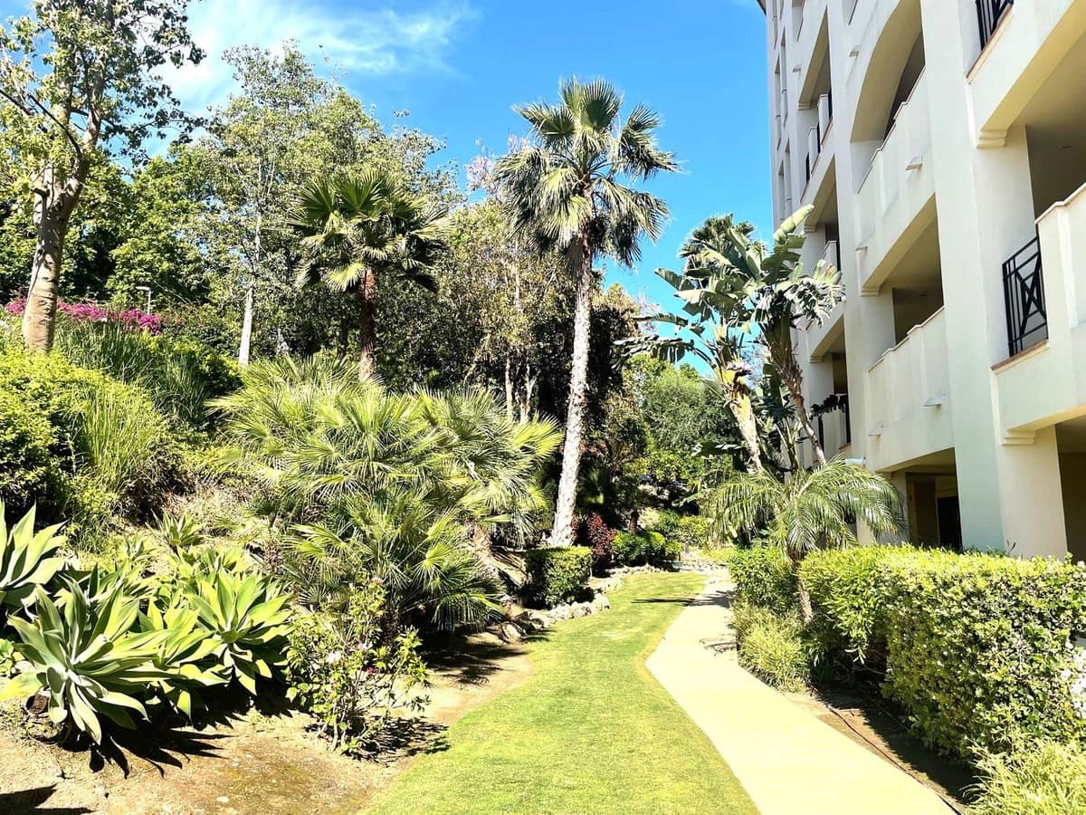 3 Zimmer Apartment zu verkaufen in San Pedro de Alcantara mit Pool Garage - 475.000 € (Ref: 9473364)