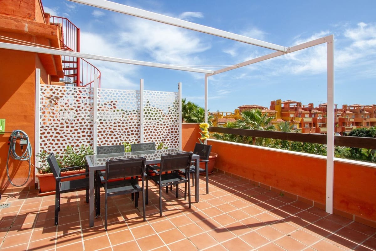 2 bedroom Penthouse for sale in La Reserva with pool garage - € 359,000 (Ref: 9478871)