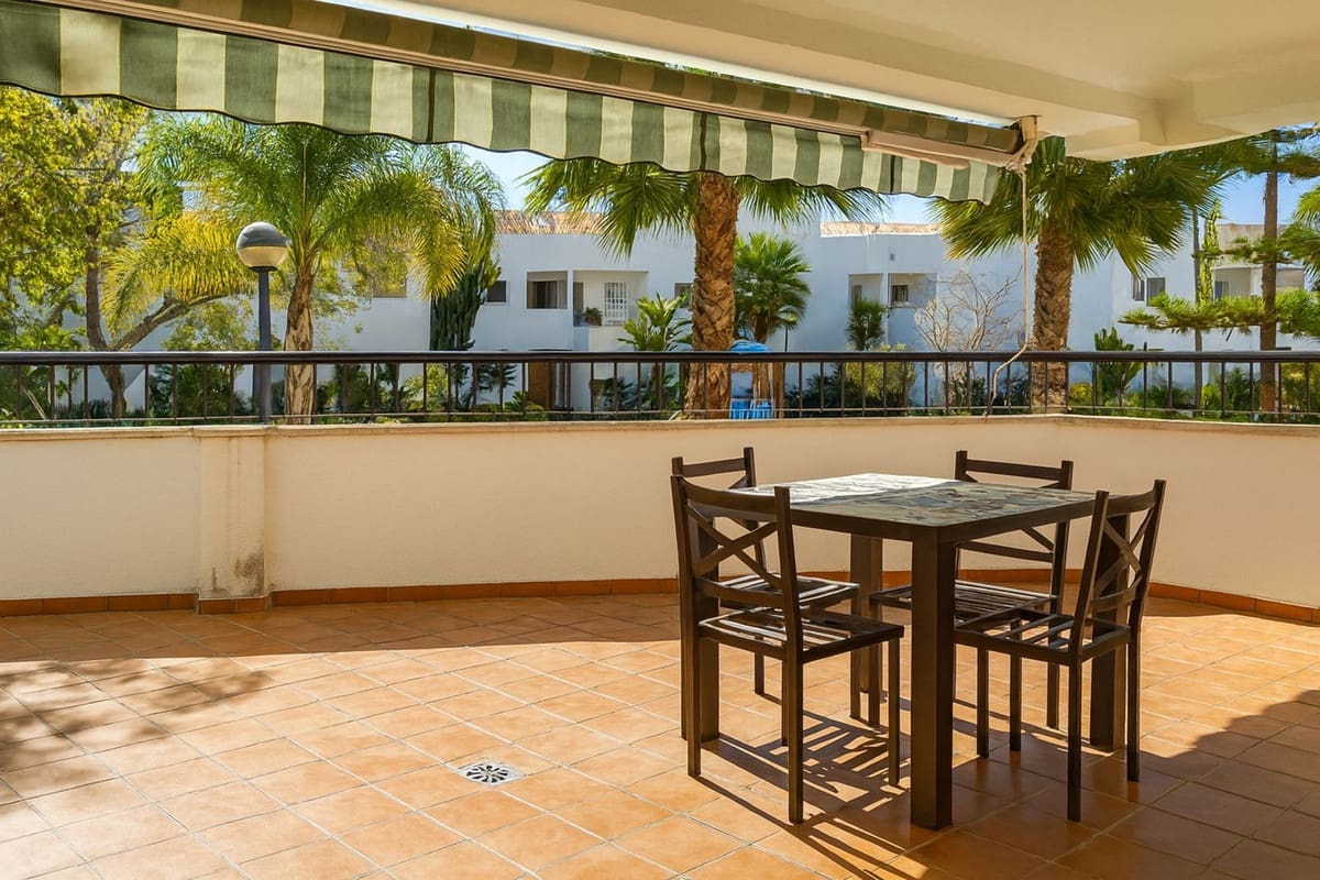 2 bedroom Apartment for sale in Guadalmina with pool garage - € 365,000 (Ref: 9478874)