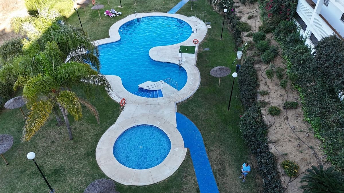 3 bedroom Apartment for sale in Manilva with pool garage - € 365,000 (Ref: 9478875)