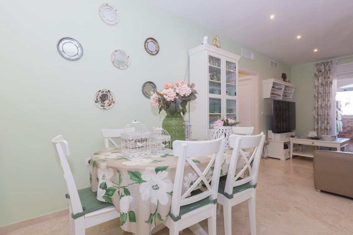 3 makuuhuone Huoneisto myytävänä paikassa Estepona mukana uima-altaan 
autotalli - 365 000 € (Ref: 9478877)