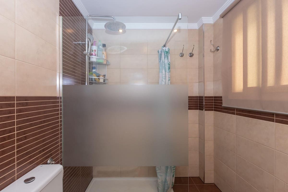 3 makuuhuone Huoneisto myytävänä paikassa Estepona mukana uima-altaan 
autotalli - 365 000 € (Ref: 9478877)