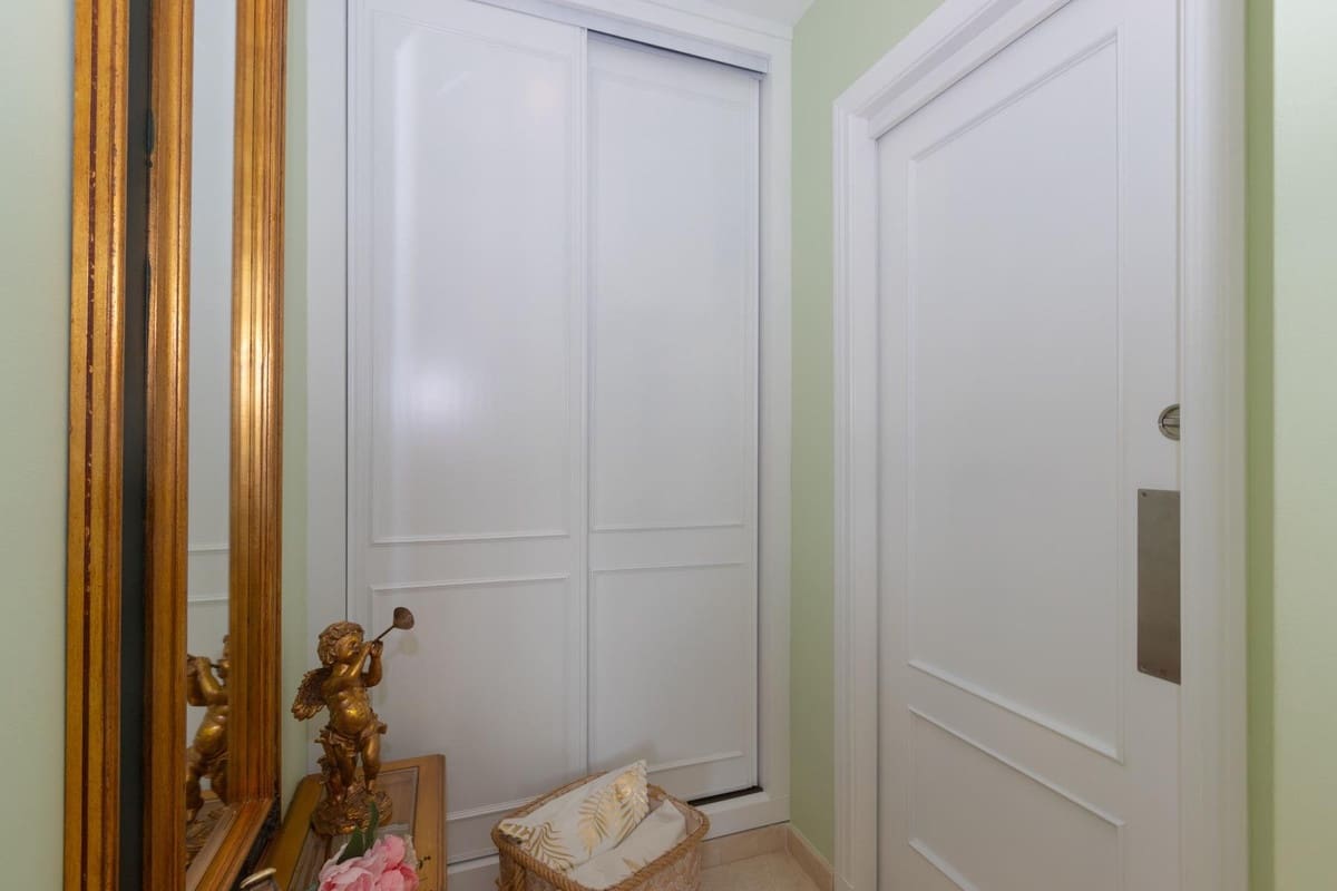 3 makuuhuone Huoneisto myytävänä paikassa Estepona mukana uima-altaan 
autotalli - 365 000 € (Ref: 9478877)