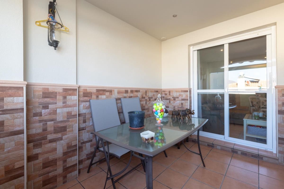 3 makuuhuone Huoneisto myytävänä paikassa Estepona mukana uima-altaan 
autotalli - 365 000 € (Ref: 9478877)