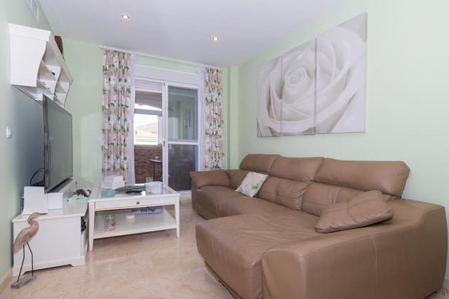 3 makuuhuone Huoneisto myytävänä paikassa Estepona mukana uima-altaan 
autotalli - 365 000 € (Ref: 9478877)