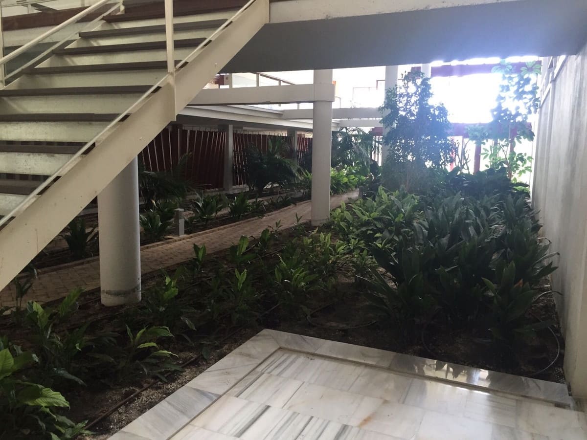 2 bedroom Apartment for sale in Benahavis with pool garage - € 370,000 (Ref: 9478880)