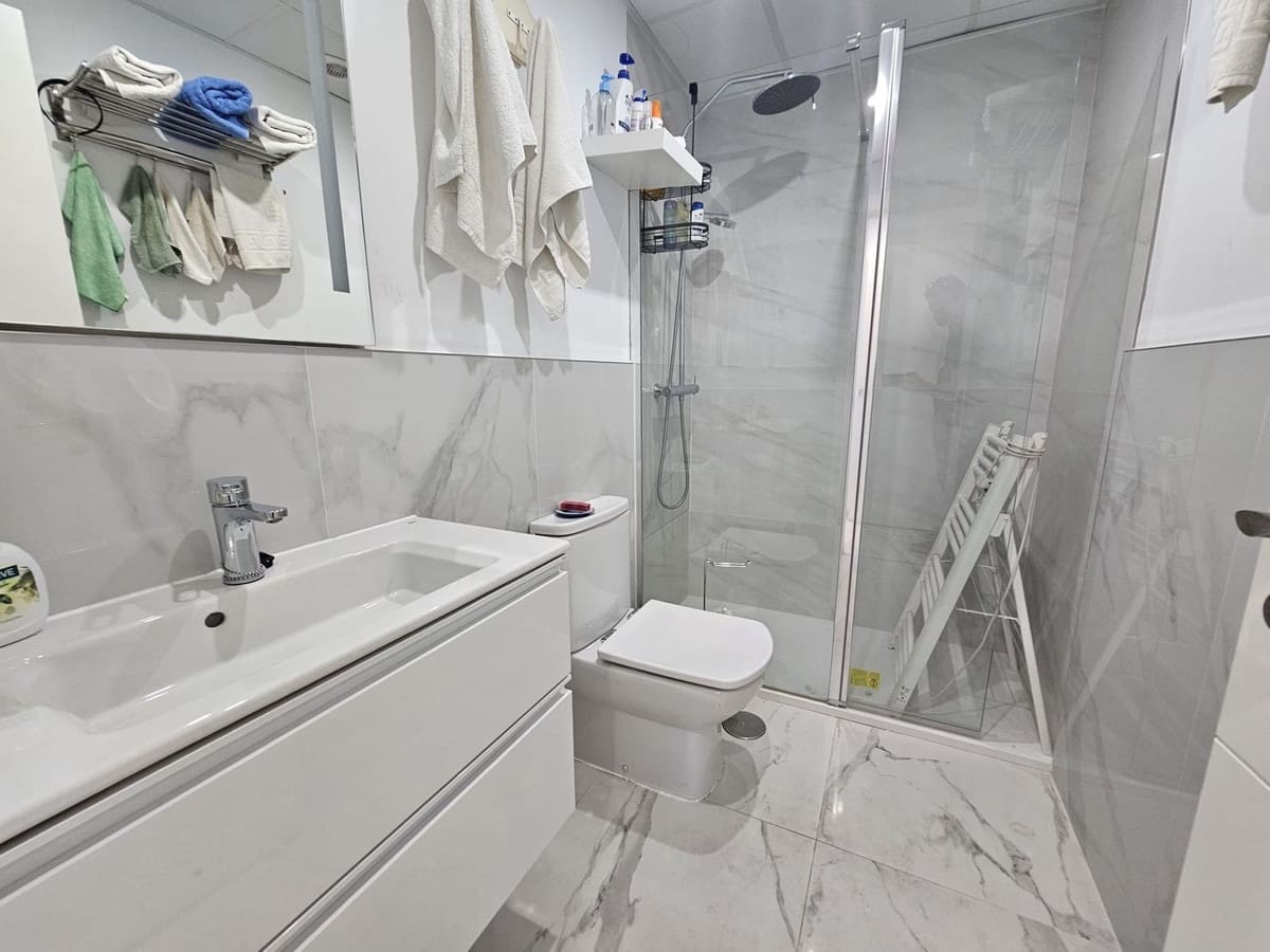 2 soverom Leilighet til salgs i Fuengirola med svømmebasseng garasje - € 370 000 (Ref: 9478881)