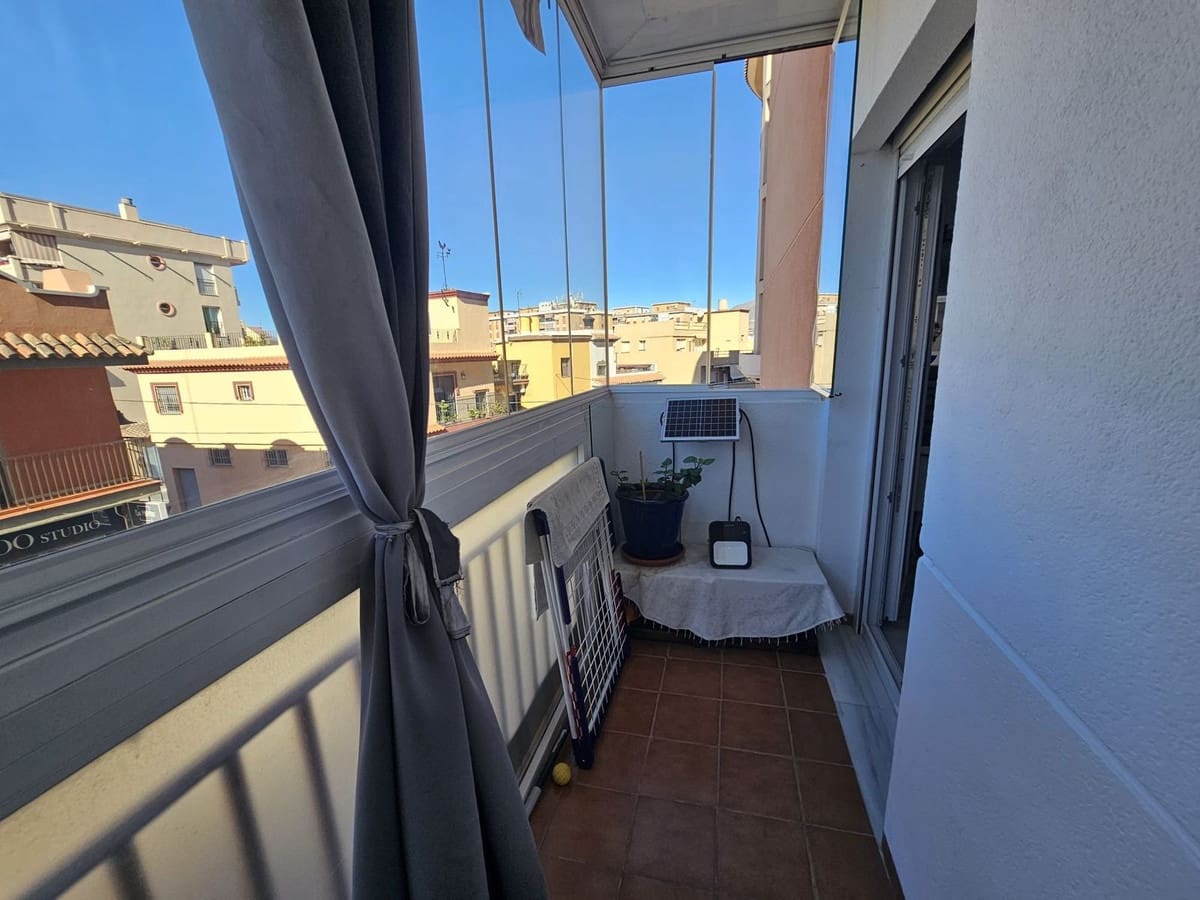 2 soverom Leilighet til salgs i Fuengirola med svømmebasseng garasje - € 370 000 (Ref: 9478881)