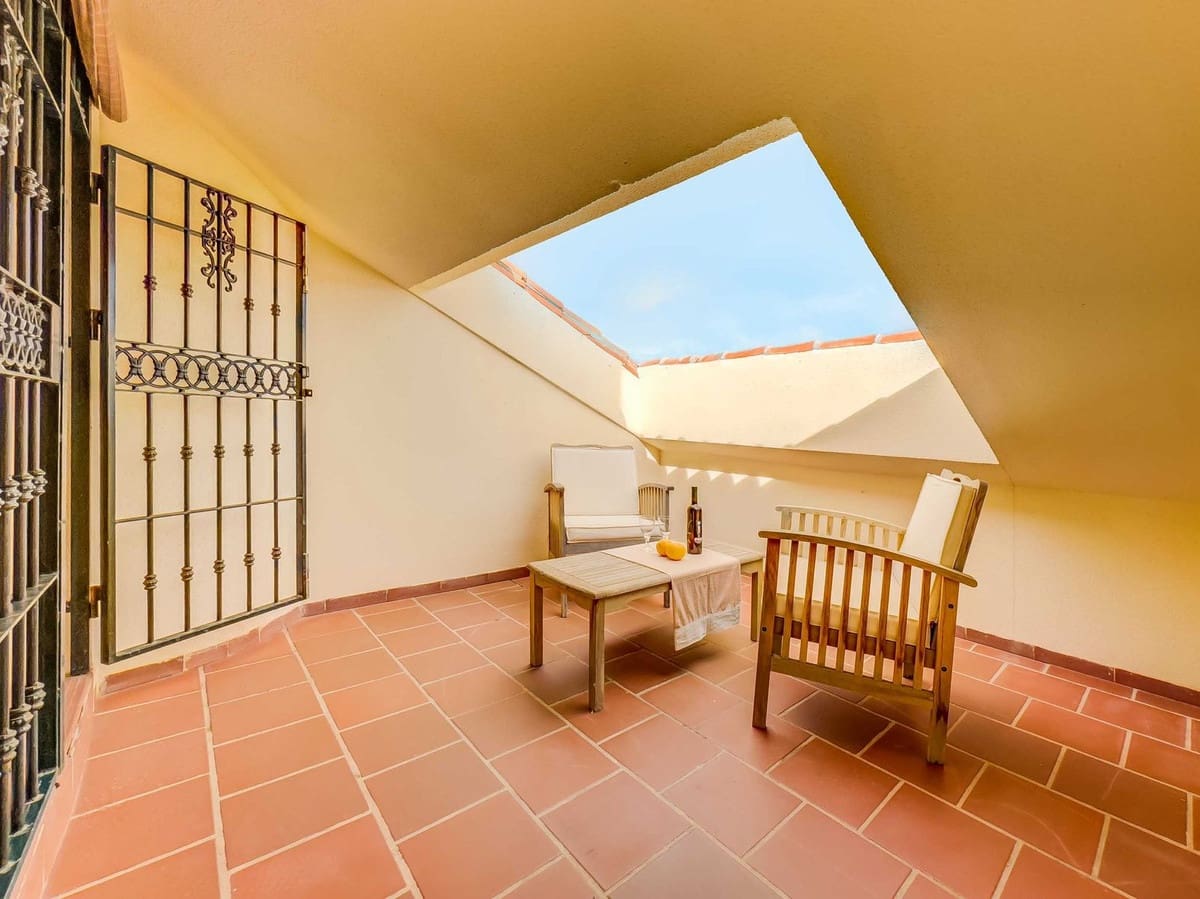 3 bedroom Penthouse for sale in Fuengirola with pool garage - € 385,000 (Ref: 9478890)