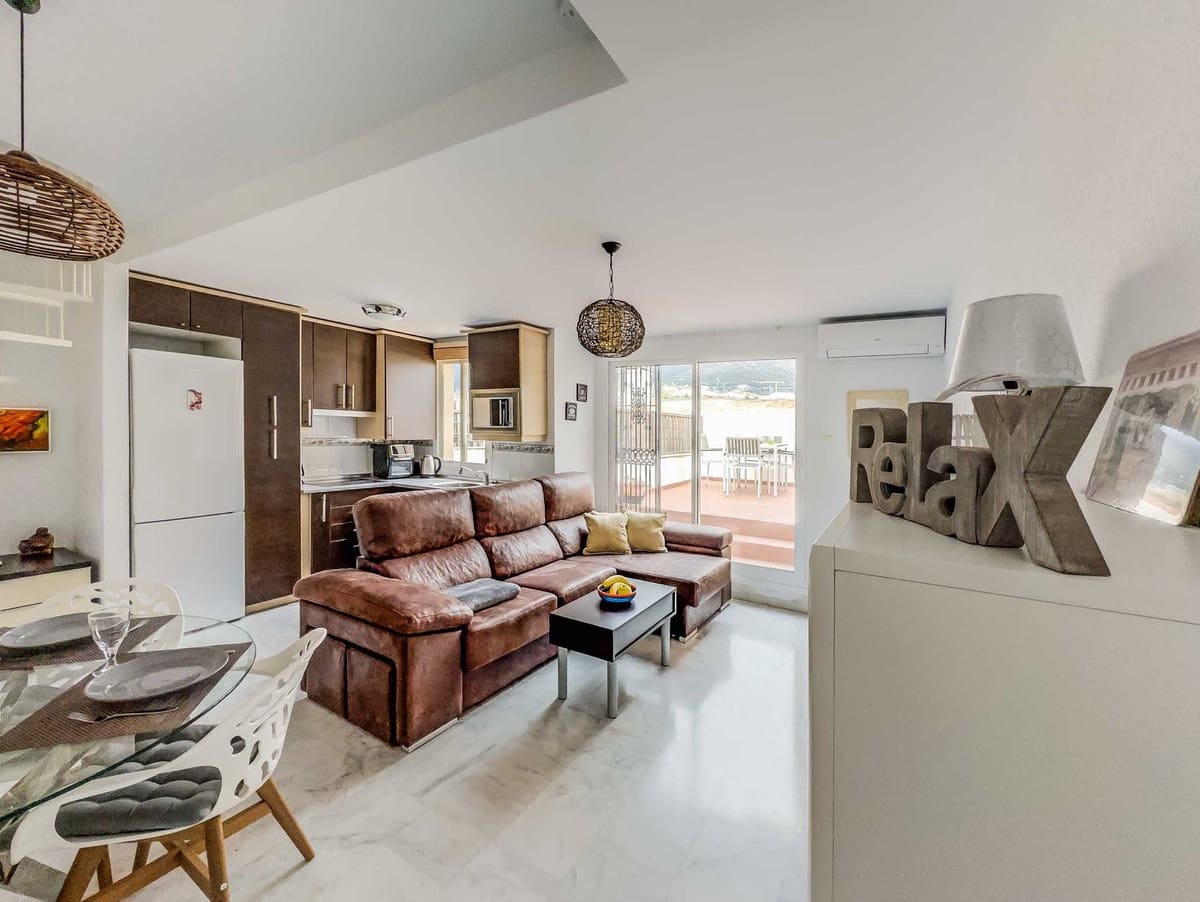 3 bedroom Penthouse for sale in Fuengirola with pool garage - € 385,000 (Ref: 9478890)