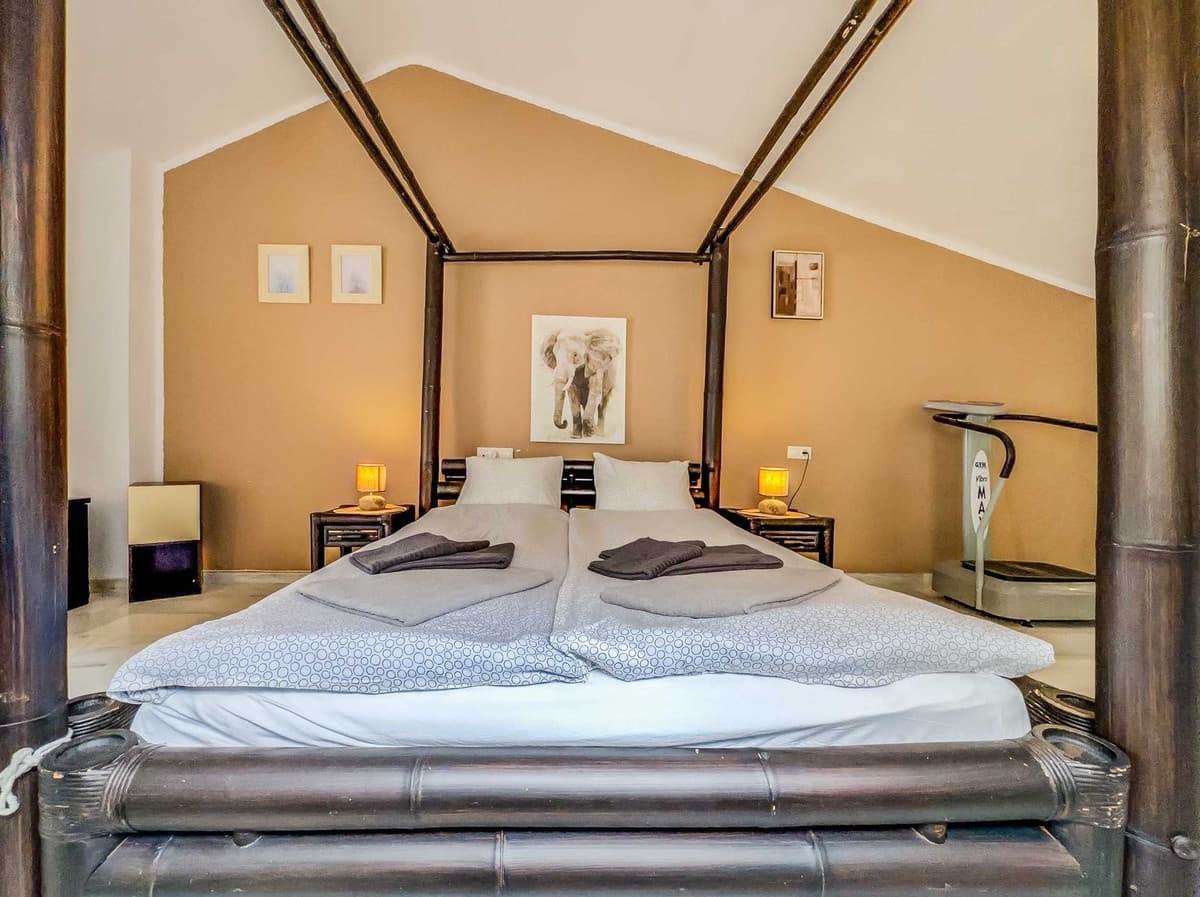 3 bedroom Penthouse for sale in Fuengirola with pool garage - € 385,000 (Ref: 9478890)