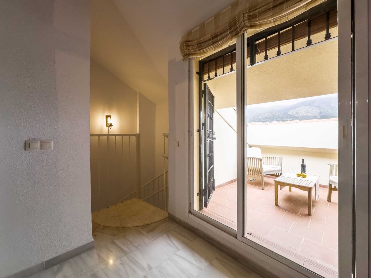 3 bedroom Penthouse for sale in Fuengirola with pool garage - € 385,000 (Ref: 9478890)