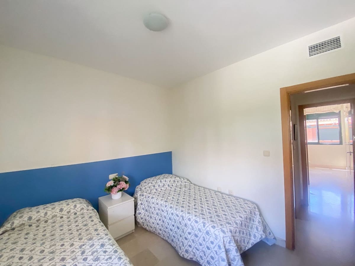 2 bedroom Apartment for sale in Marbesa with pool garage - € 389,000 (Ref: 9478892)