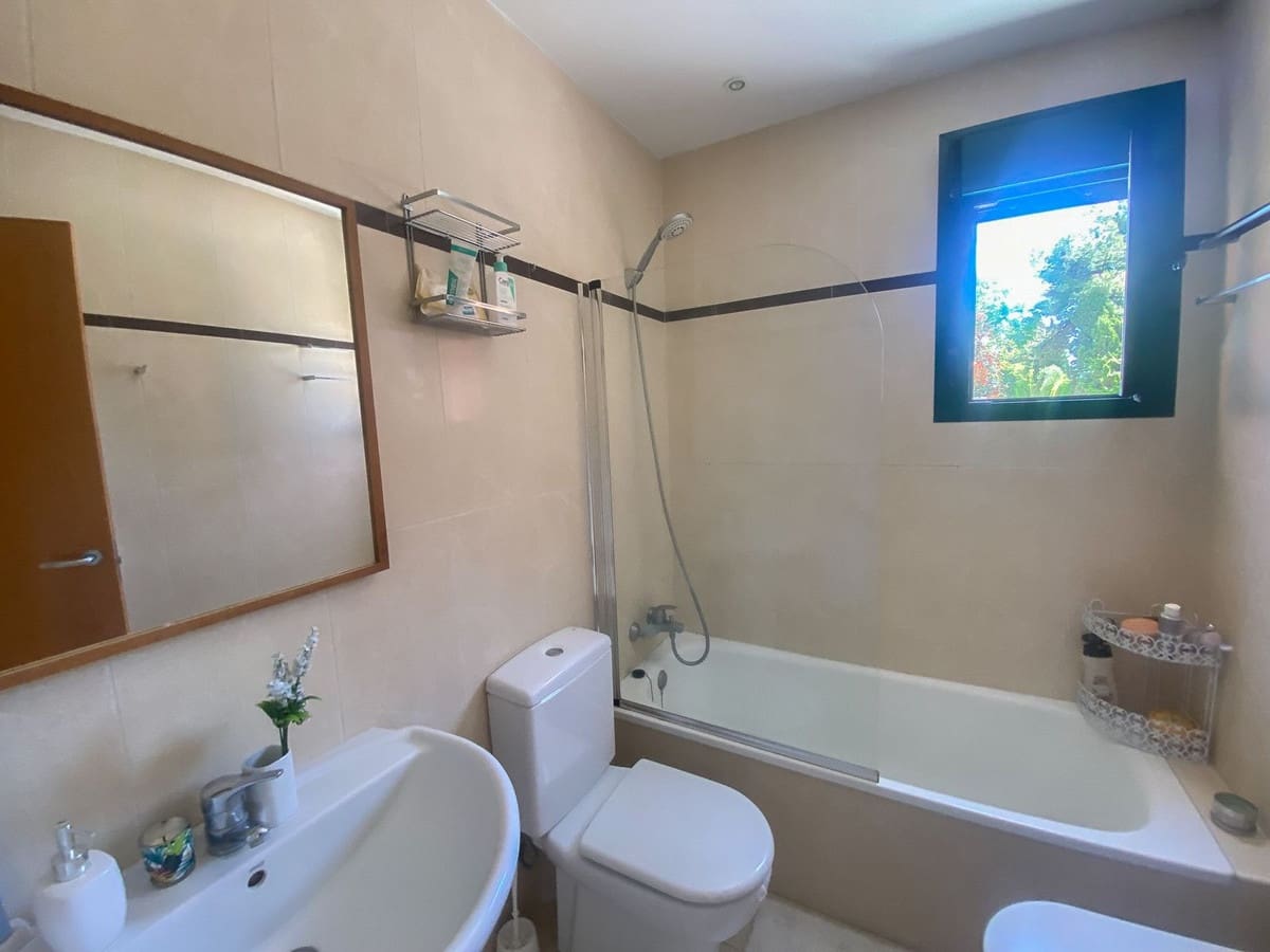 2 bedroom Apartment for sale in Marbesa with pool garage - € 389,000 (Ref: 9478892)