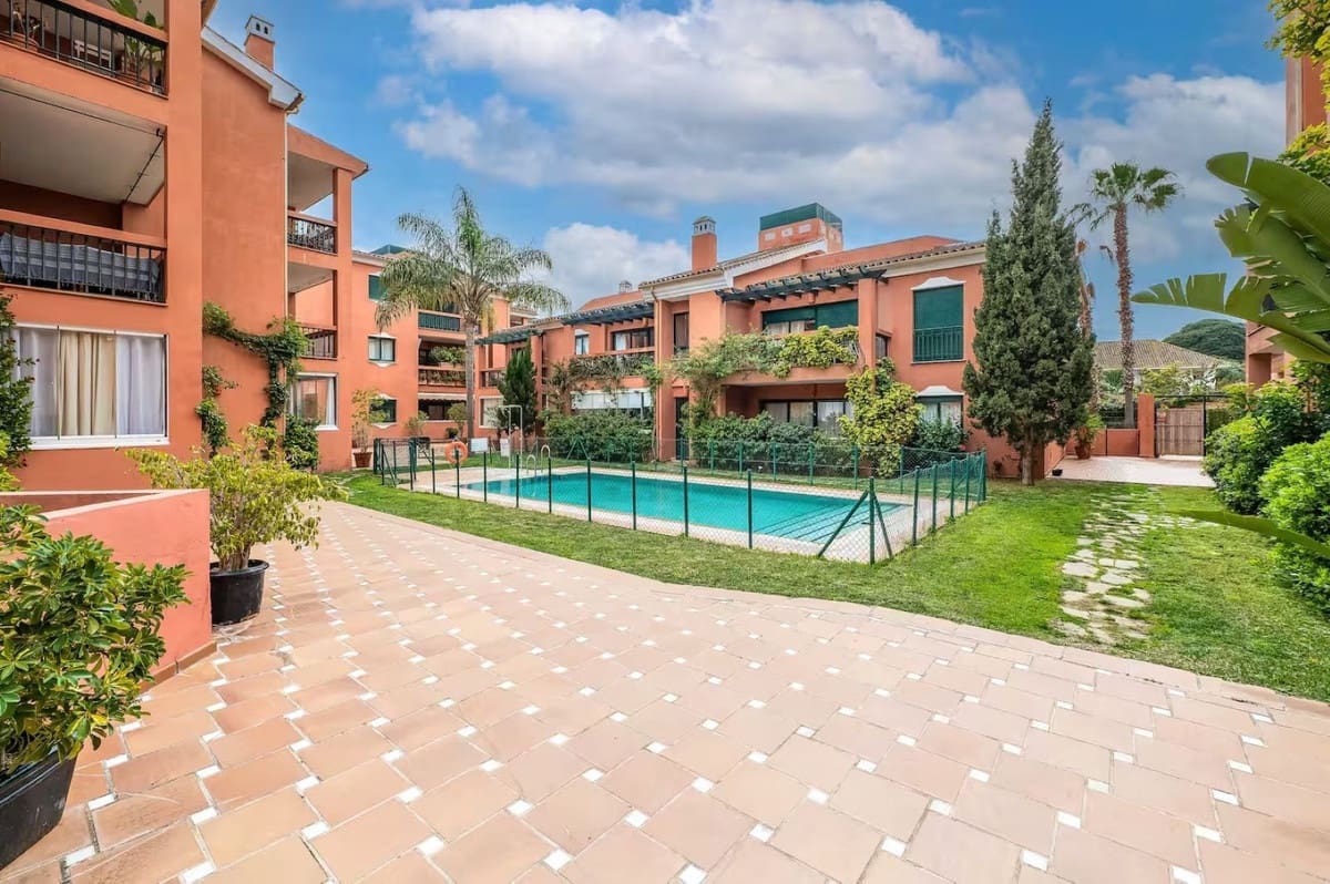 2 bedroom Apartment for sale in Marbesa with pool garage - € 389,000 (Ref: 9478892)