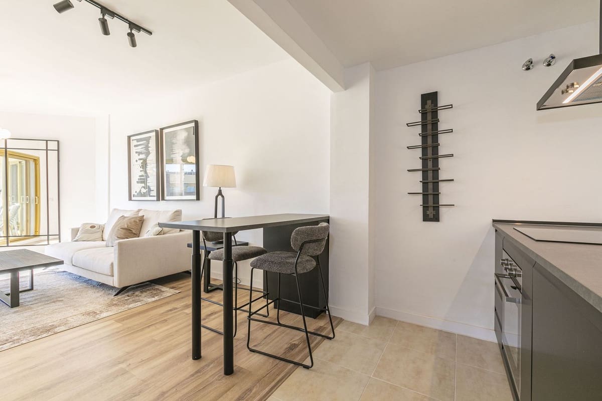 1 bedroom Apartment for sale in Fuengirola with garage - € 390,000 (Ref: 9478893)