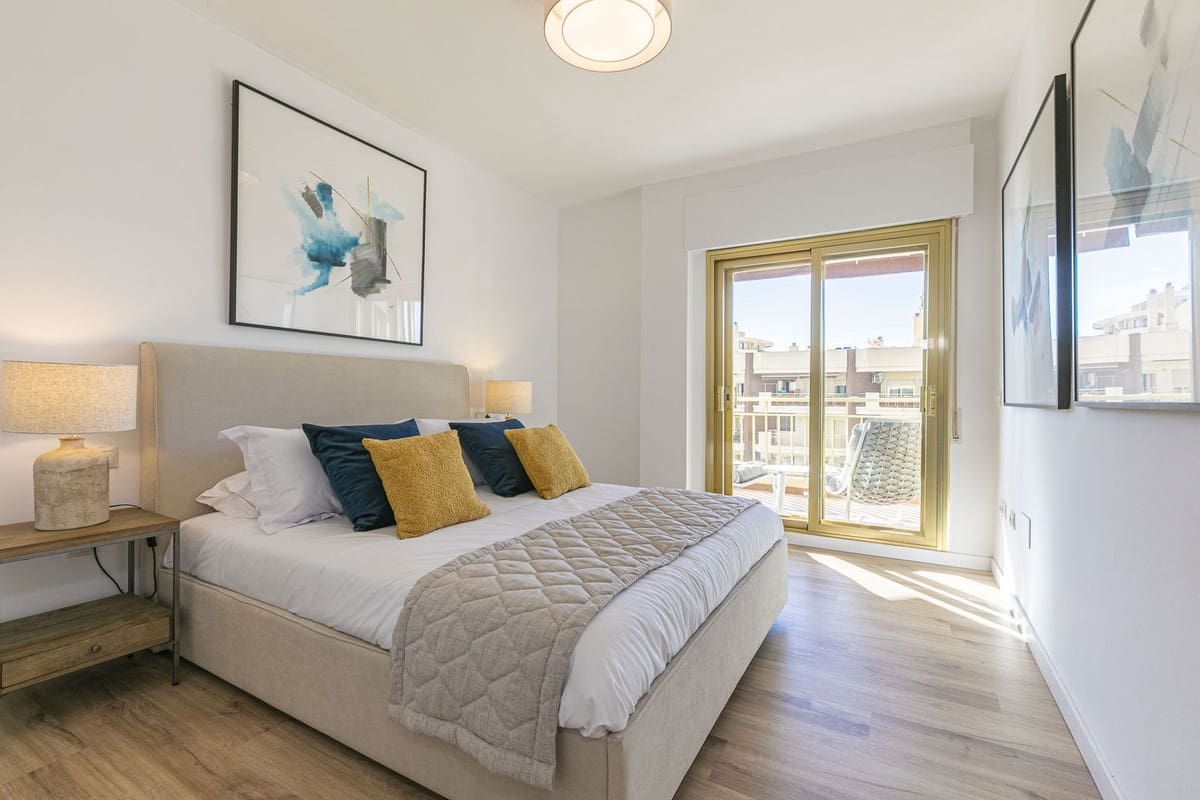 1 bedroom Apartment for sale in Fuengirola with garage - € 390,000 (Ref: 9478893)