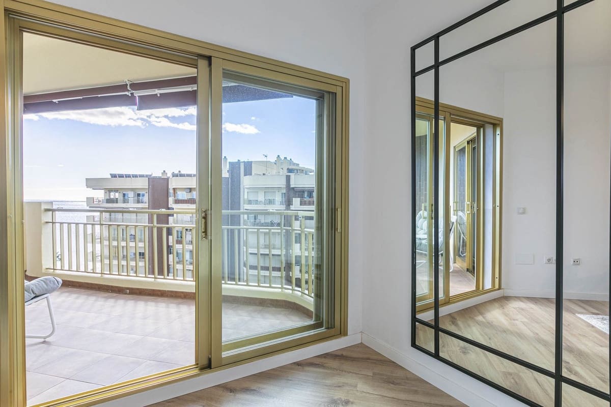 1 bedroom Apartment for sale in Fuengirola with garage - € 390,000 (Ref: 9478893)