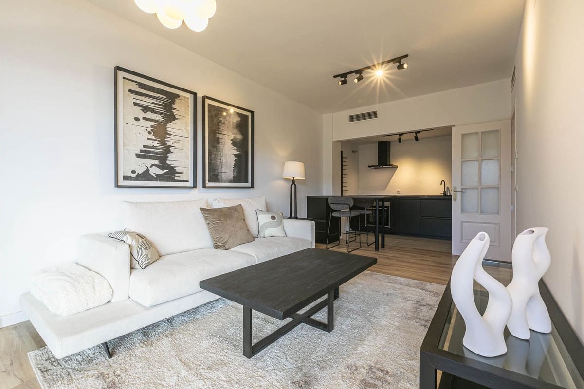 1 bedroom Apartment for sale in Fuengirola with garage - € 390,000 (Ref: 9478893)