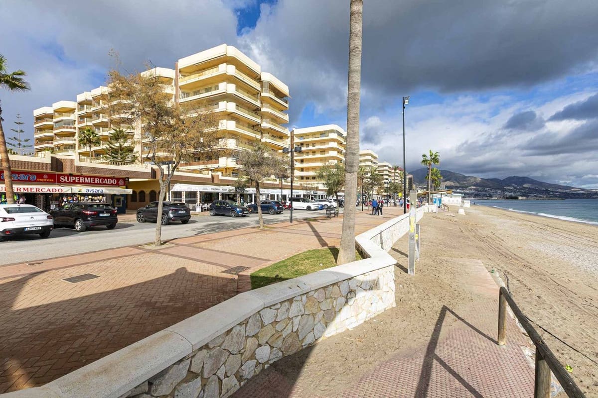 1 bedroom Apartment for sale in Fuengirola with garage - € 390,000 (Ref: 9478893)