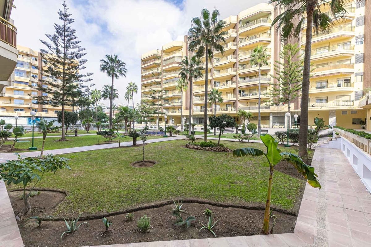 1 bedroom Apartment for sale in Fuengirola with garage - € 390,000 (Ref: 9478893)