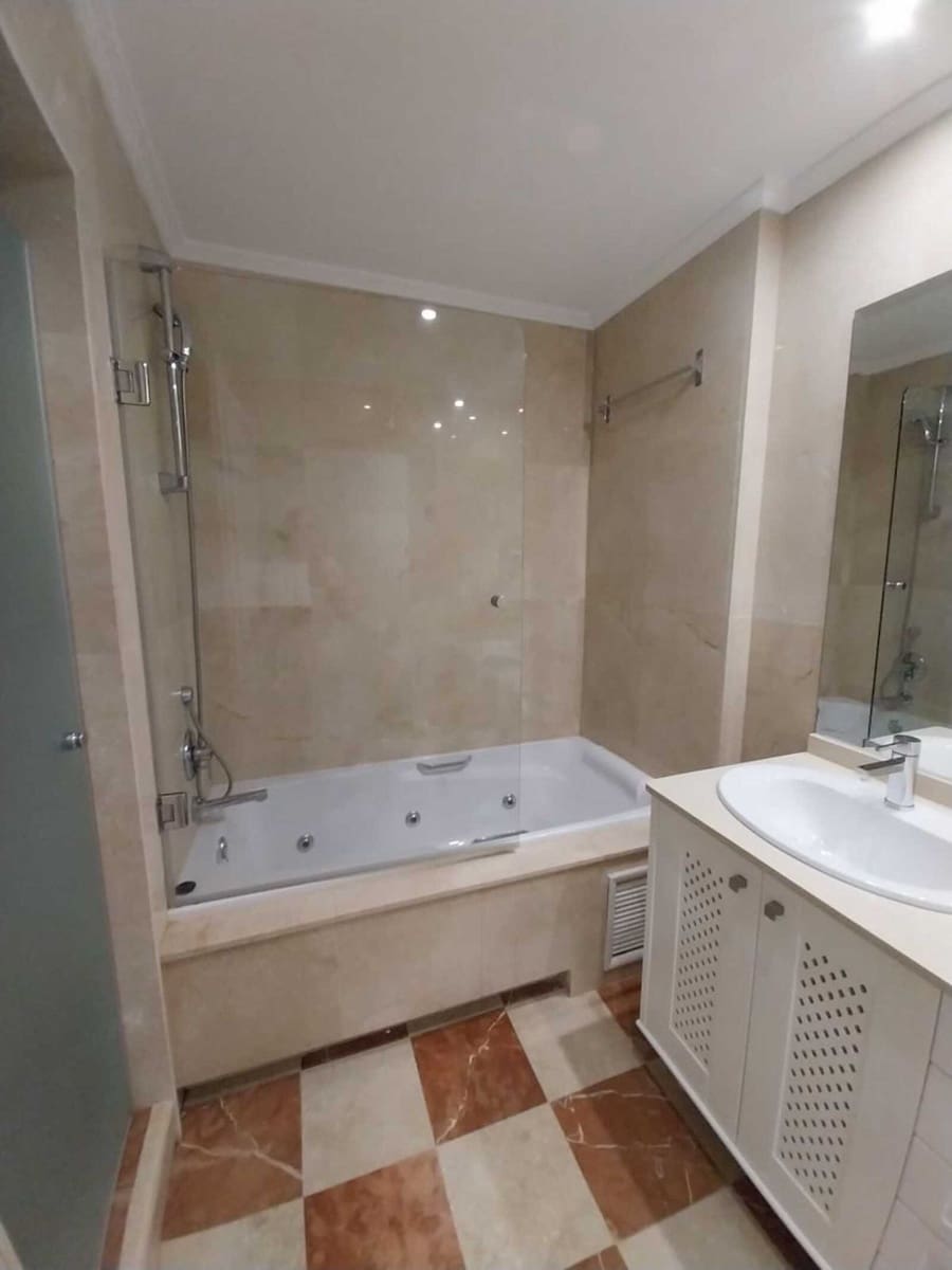 2 chambre Appartement à vendre à Sotogrande avec piscine garage - 390 000 € (Ref: 9478894)