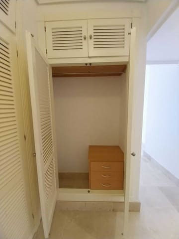 2 chambre Appartement à vendre à Sotogrande, San Roque avec piscine garage - 390 000 € (Ref: 9478894)