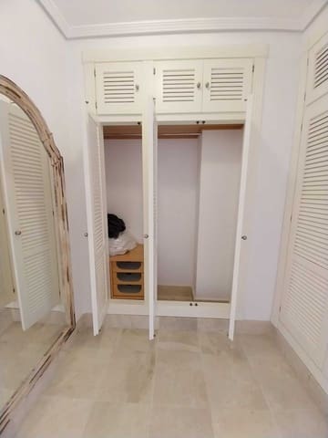 2 chambre Appartement à vendre à Sotogrande, San Roque avec piscine garage - 390 000 € (Ref: 9478894)